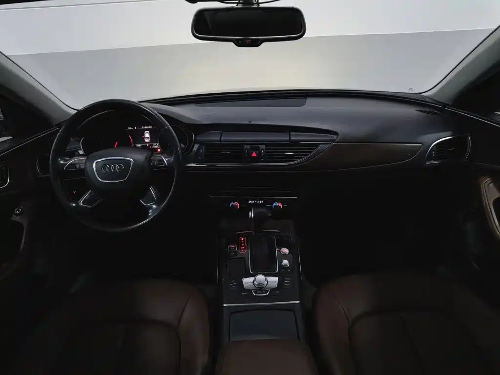 Фото 5 - Audi A6L