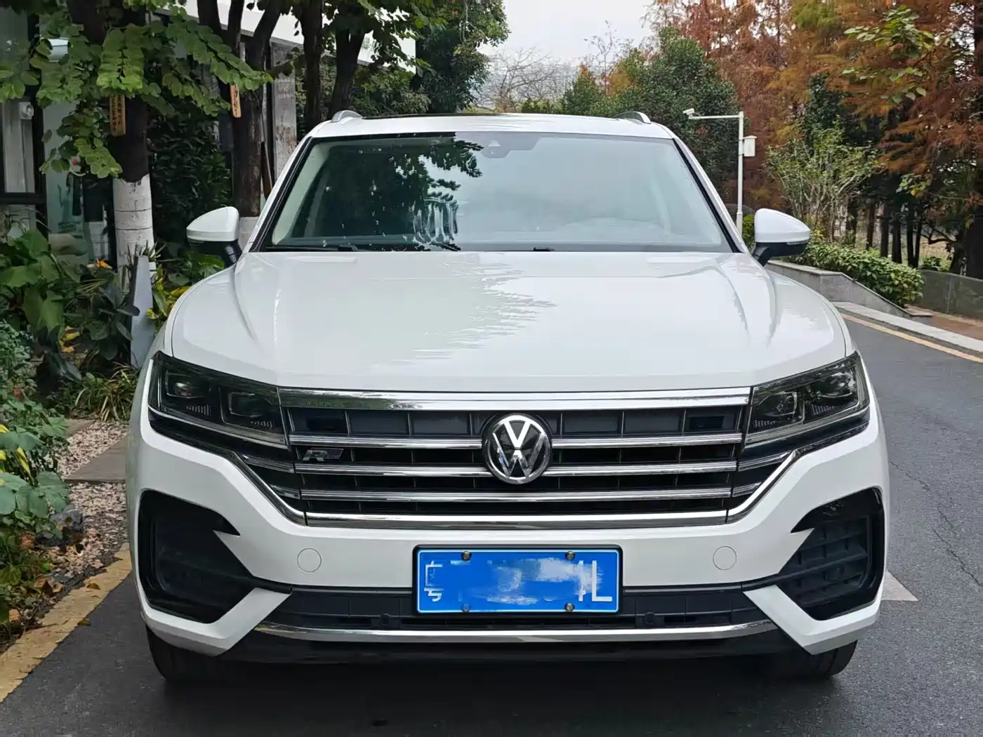 VOLKSWAGEN TOUAREG