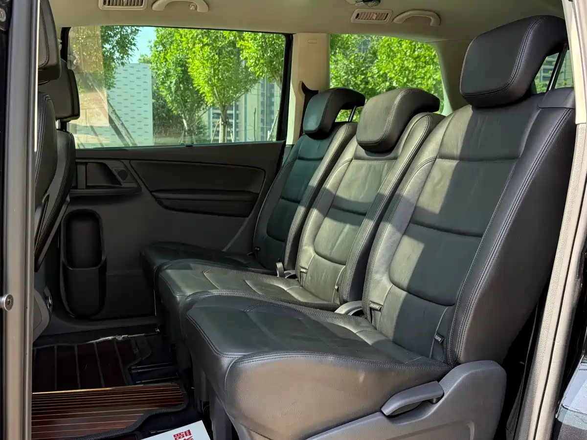 Volkswagen Sharan 2015 1.8TSI Comfort фото 7