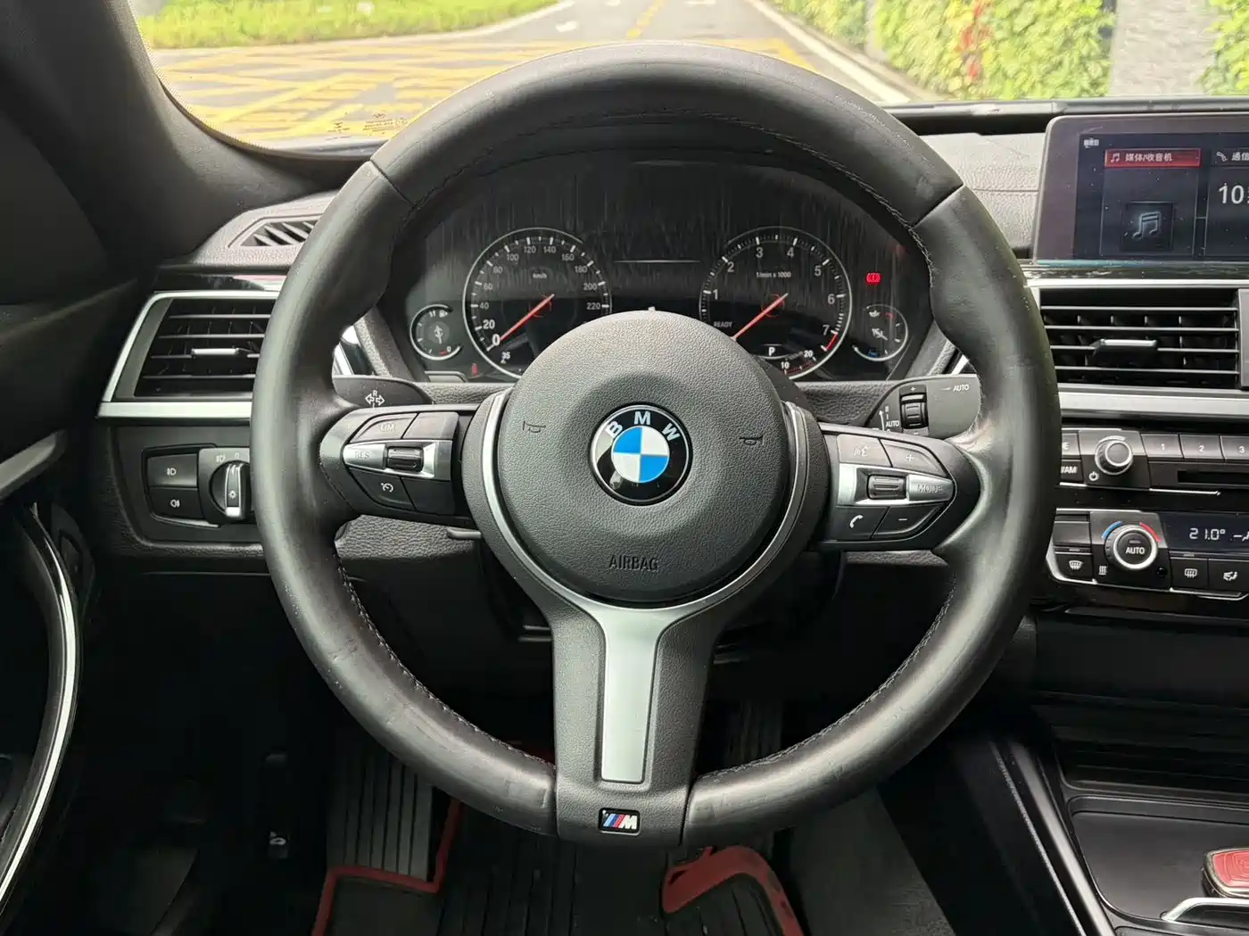 BMW 3 Series GT 2020 320i M Sport Package фото 13