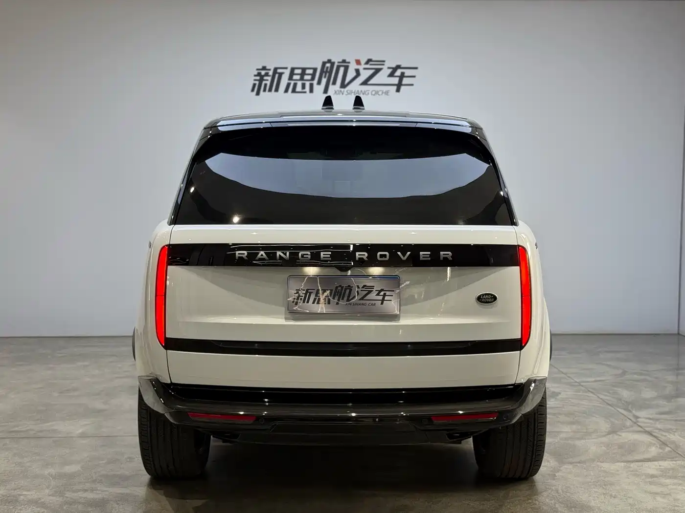 Land Rover Range Rover 2024 2023 3.0 L6 400PS Golden Age Long Wheelbase