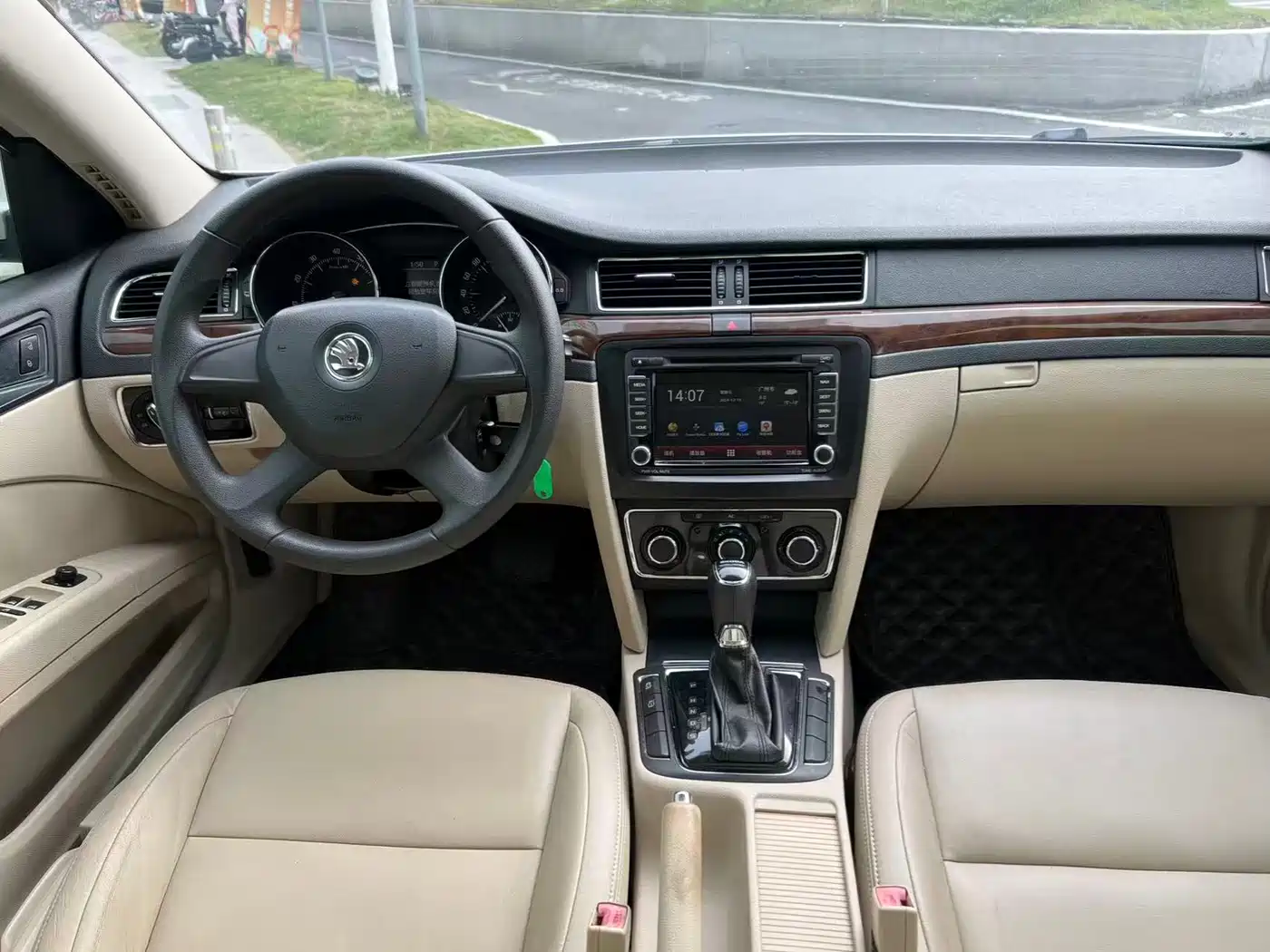 Škoda Superb 2013 1.8TSI Automatic Elite Edition фото 21