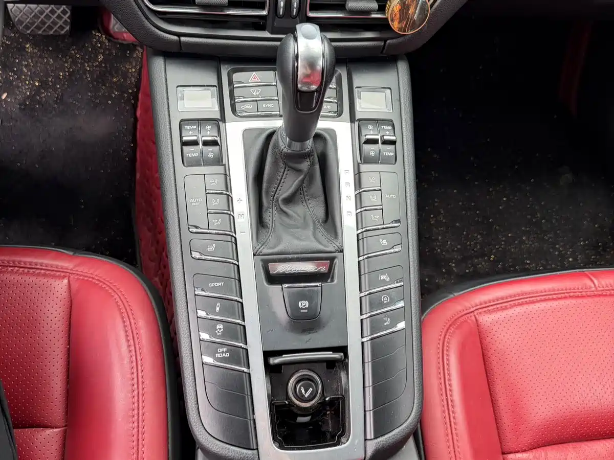 Porsche Macan 2021 Macan 2.0T фото 16