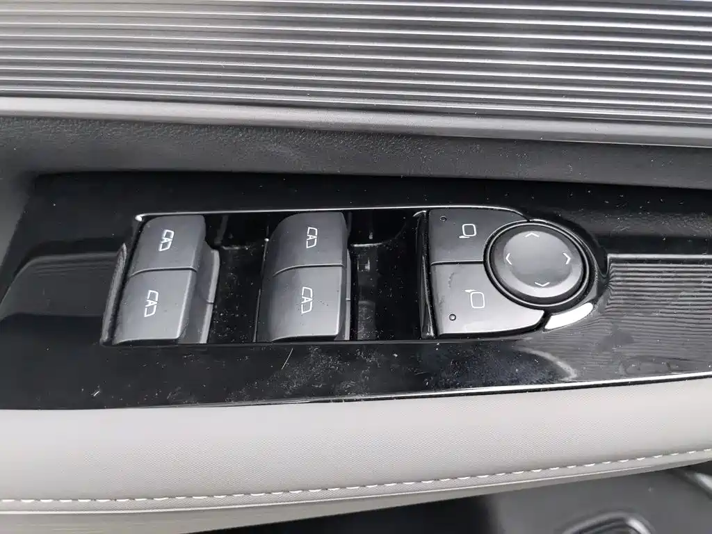 Фото 9 - Buick E5