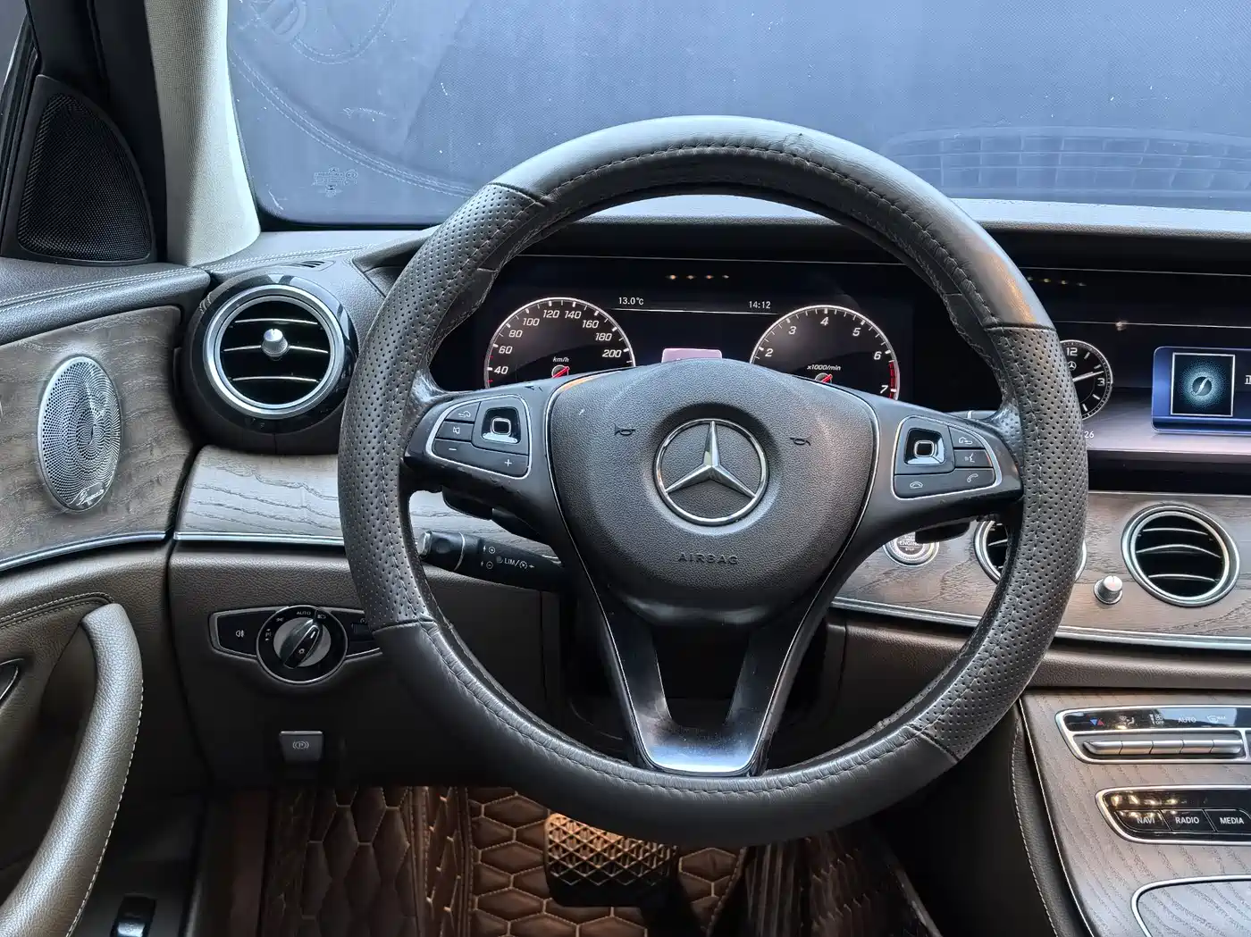 Mercedes-Benz E-Class 2018 Facelift E 300 L Luxury фото 25