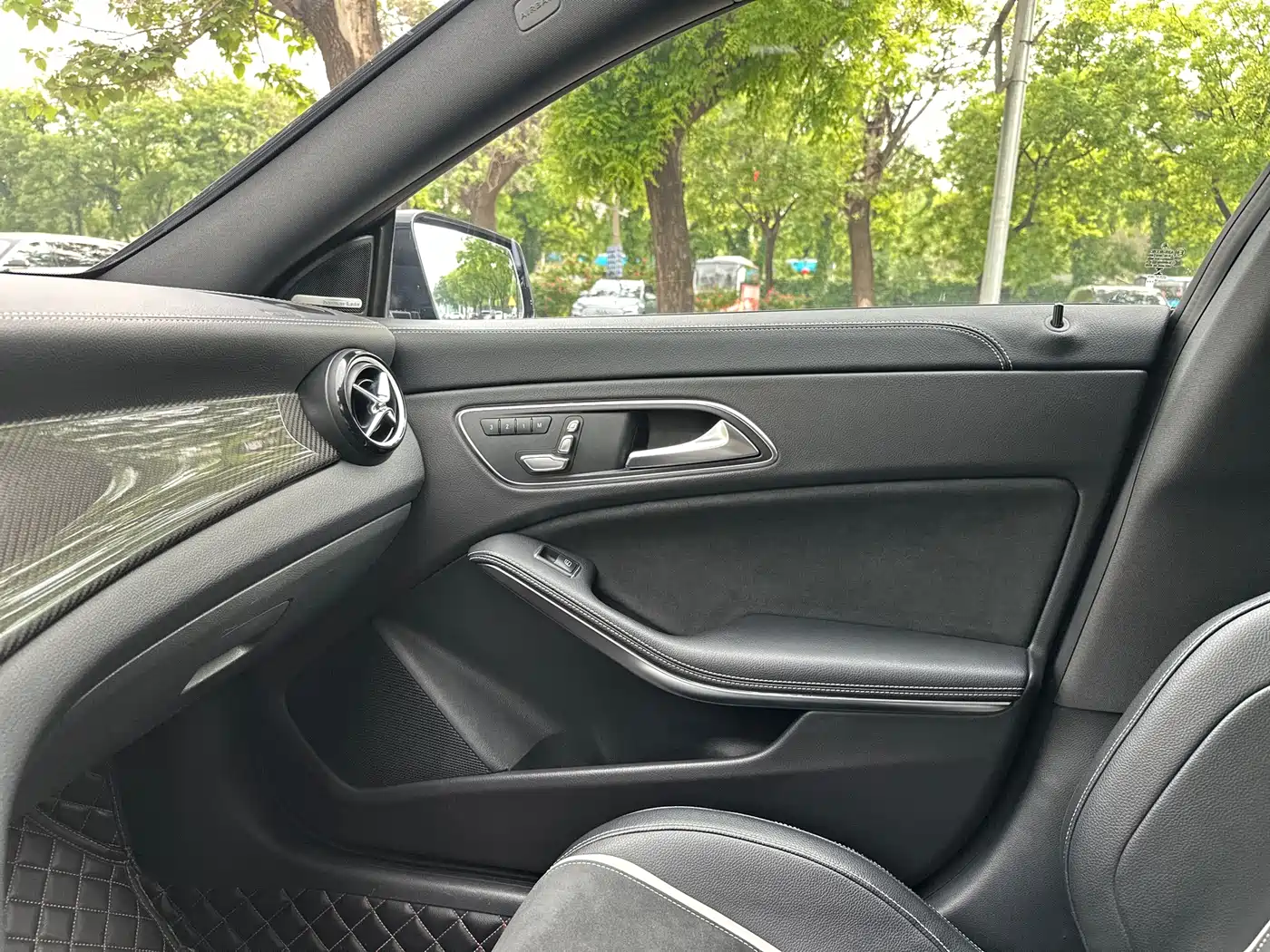 Mercedes-Benz CLA AMG 2017 Facelift AMG CLA 45 4MATIC фото 29