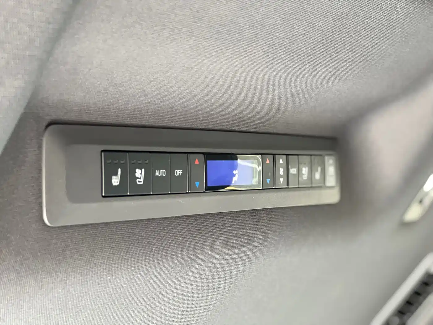 Toyota Sienna 2021 2.5L Hybrid Ultimate Edition фото 12