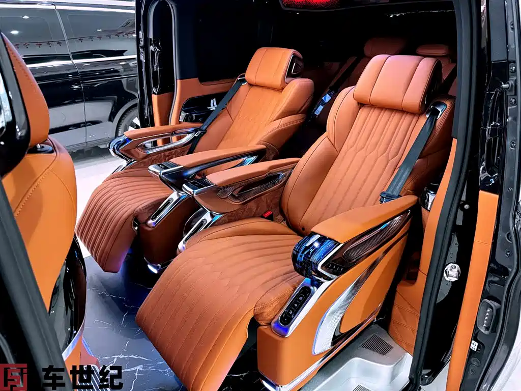 Mercedes-Benz Vito 2024 2.0T Business 7-Seater фото 9