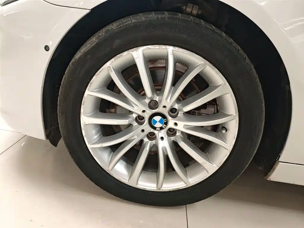 BMW 5 Series 2014 525Li Luxury Design Package фото 23