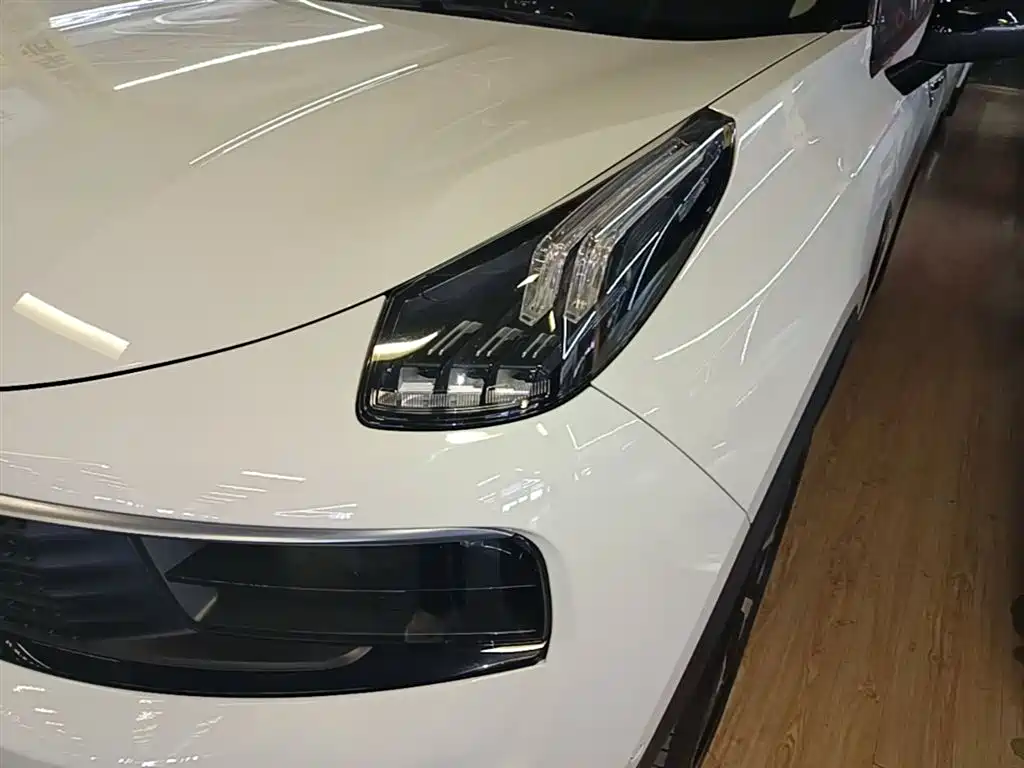 Lynk & Co 01 2017 2.0T AWD Pro фото 24
