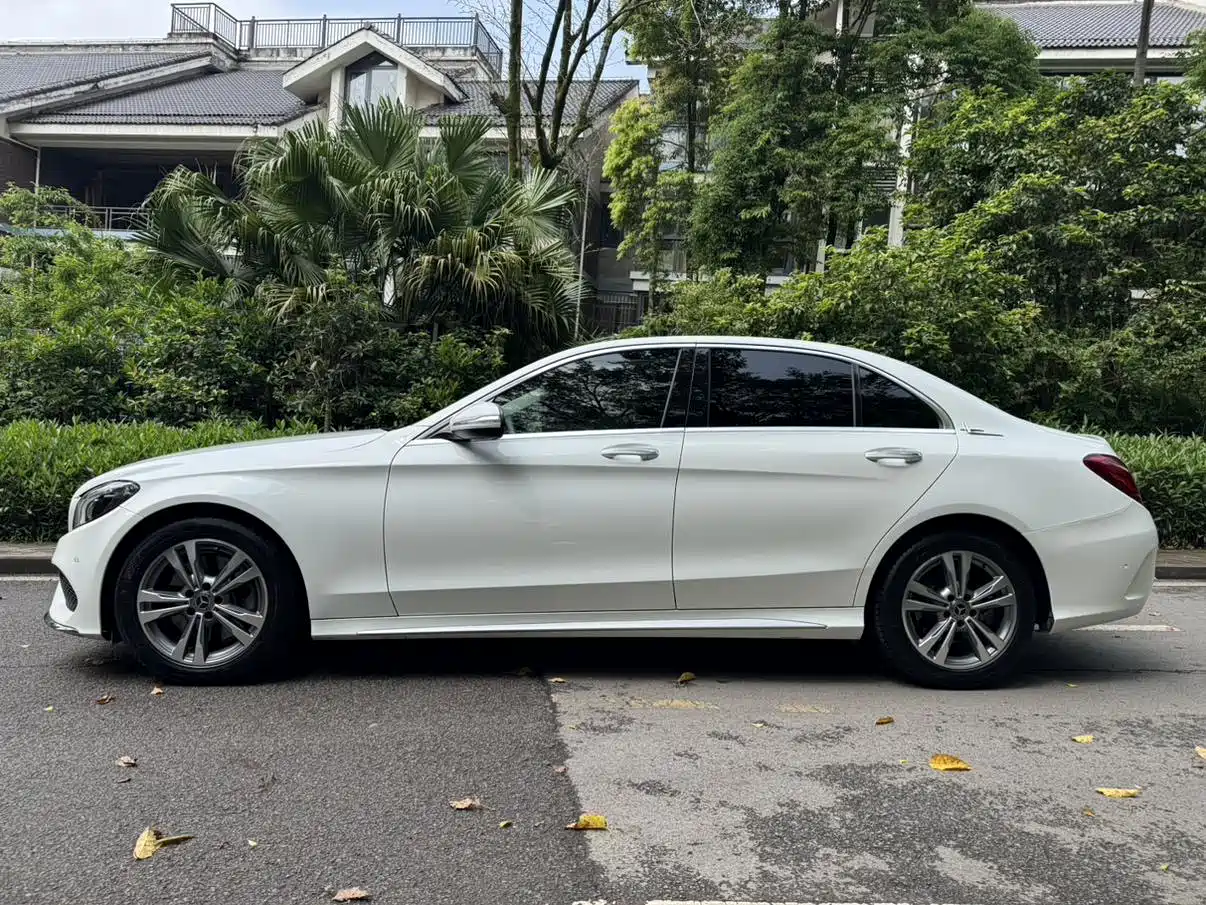 Mercedes-Benz C-Class 2018 C 200 L Sport Edition фото 4