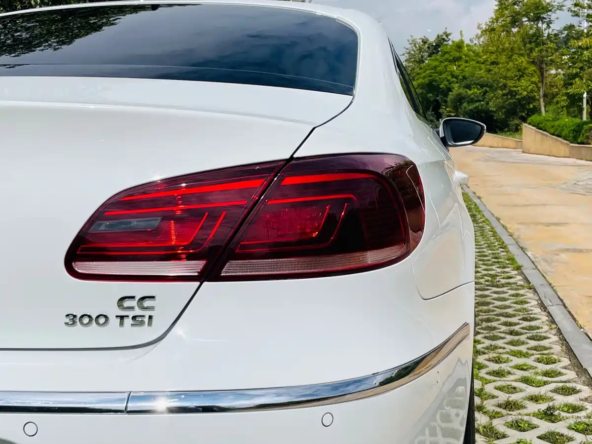 Volkswagen FAW-Volkswagen CC 2018 1.8TSI Luxury фото 8