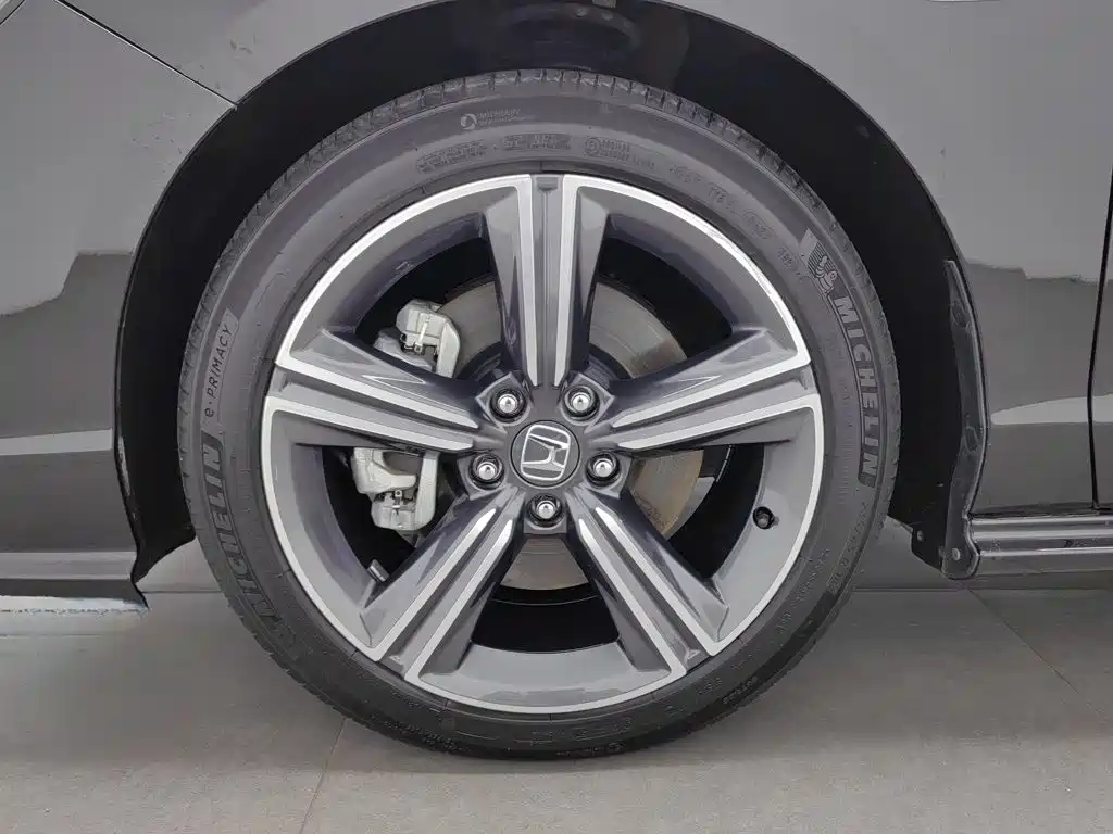 Photo 17 - Honda Inspire Hybrid
