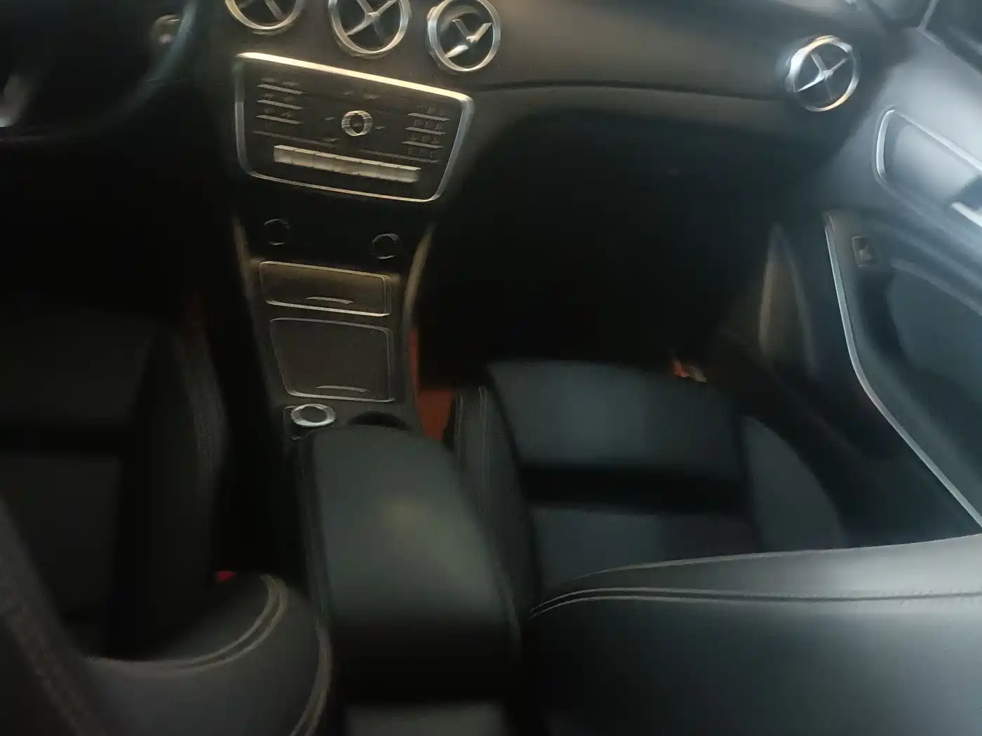 Mercedes-Benz GLA 2017 GLA 200 Dynamic фото 12