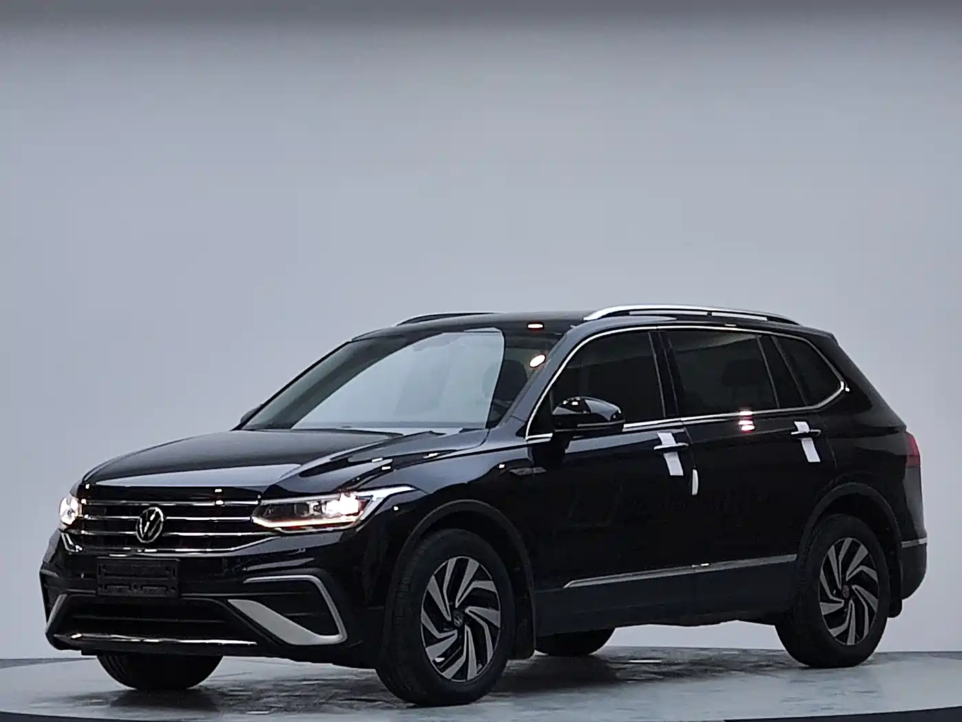 Volkswagen Tiguan L 2023 280TSI 2WD Trend Limited Edition фото 2