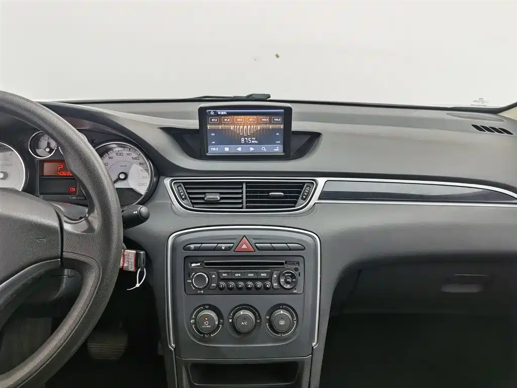 Peugeot 308 2014 Model Joy Edition Classic 1.6L Automatic Superior Style фото 12