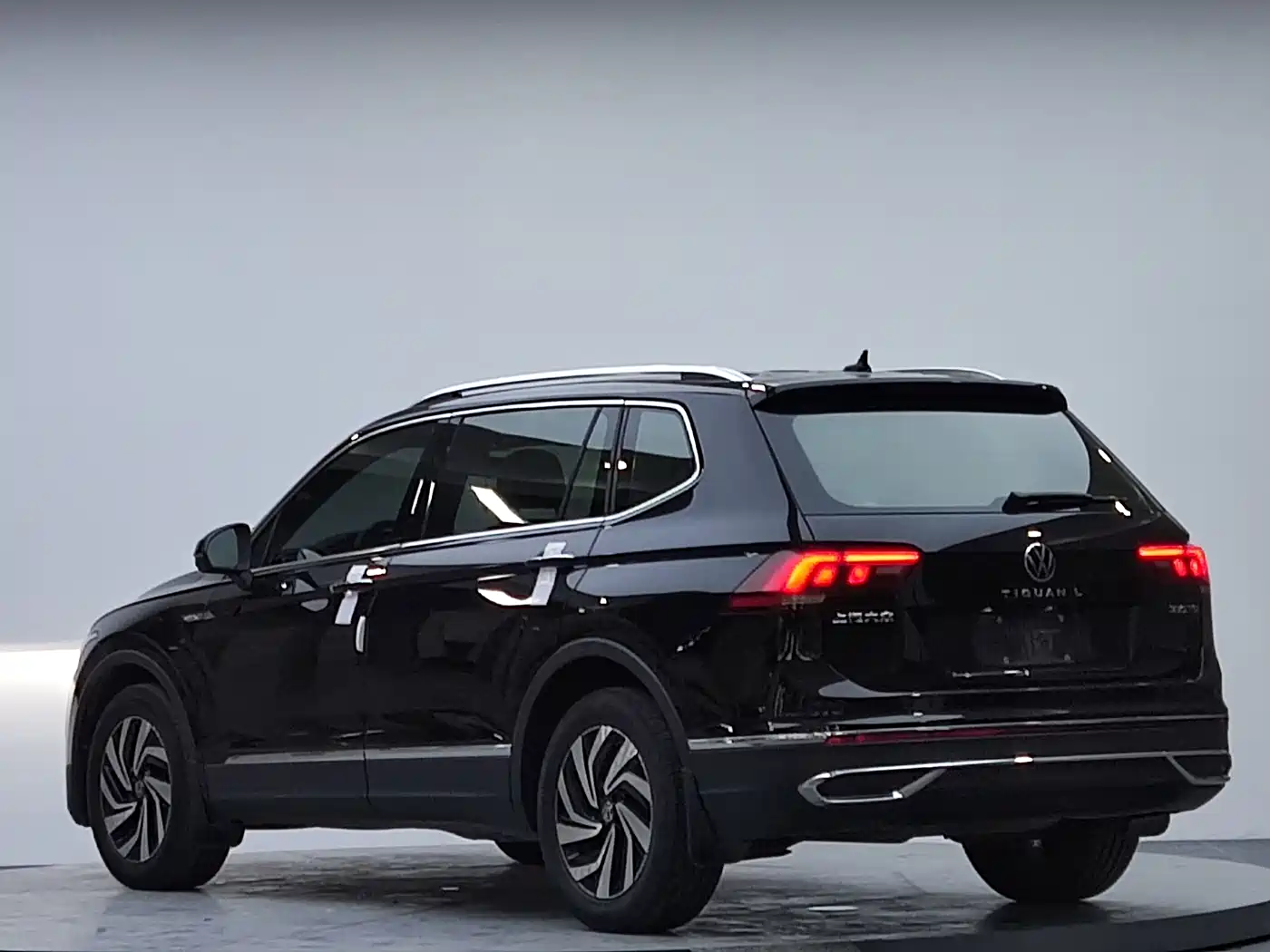 Volkswagen Tiguan L 2023 280TSI 2WD Trend Limited Edition фото 6