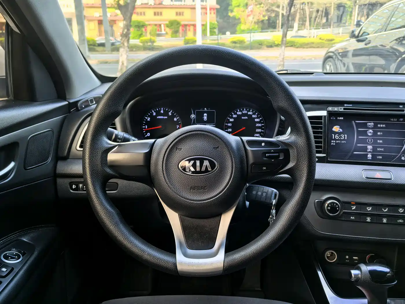 KIA K4