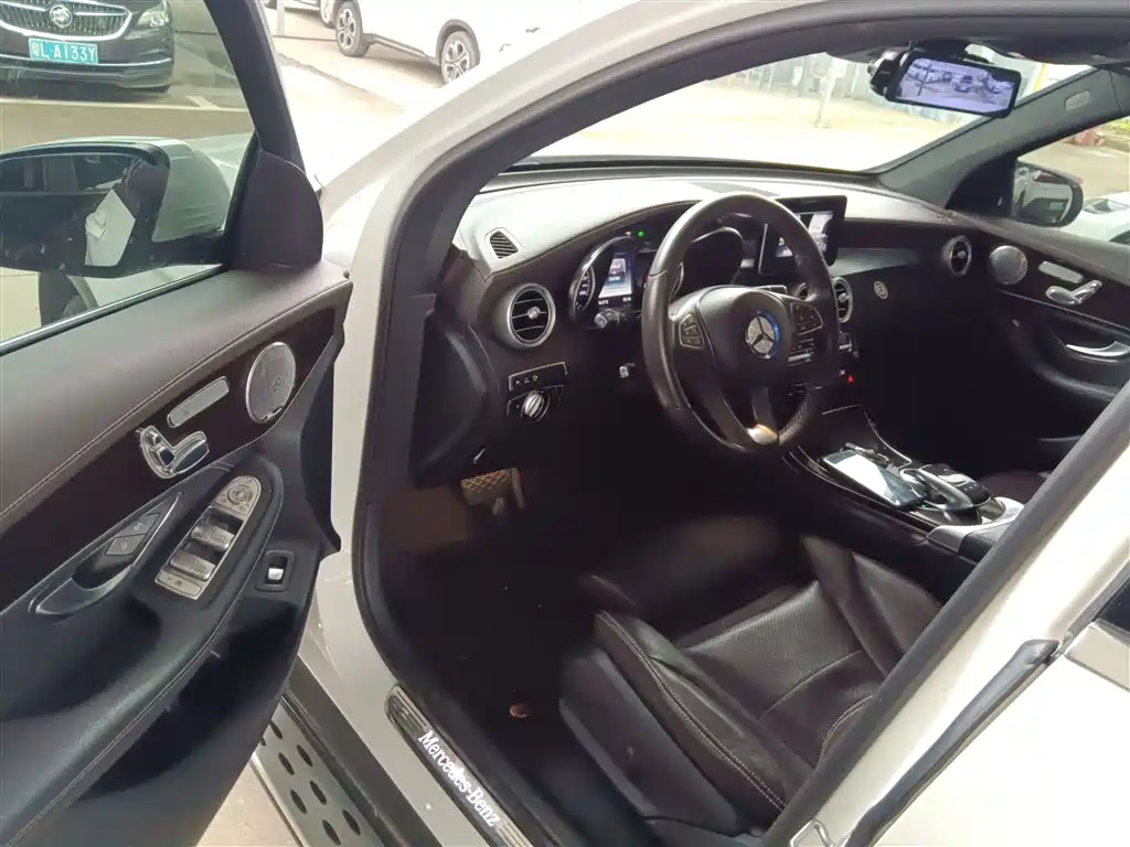 Mercedes-Benz GLC 2017 GLC 260 4MATIC Luxury фото 16