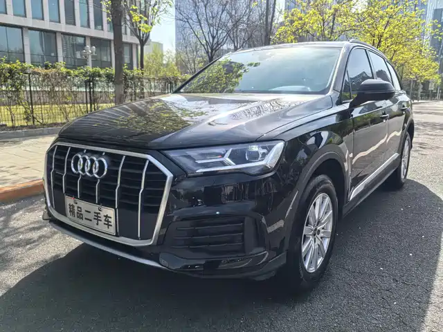 Audi Q7 2023 45 TFSI quattro S line Sport