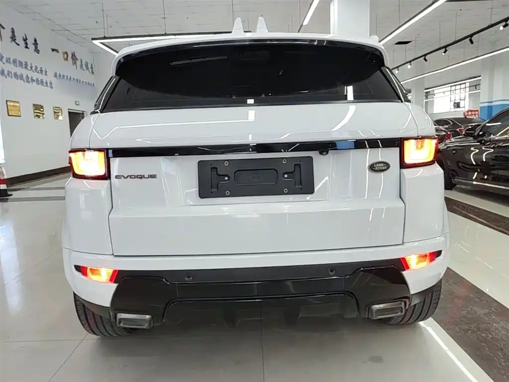 Land Rover Range Rover Evoque 2018 240PS SE DYNAMIC Smart Edition фото 6