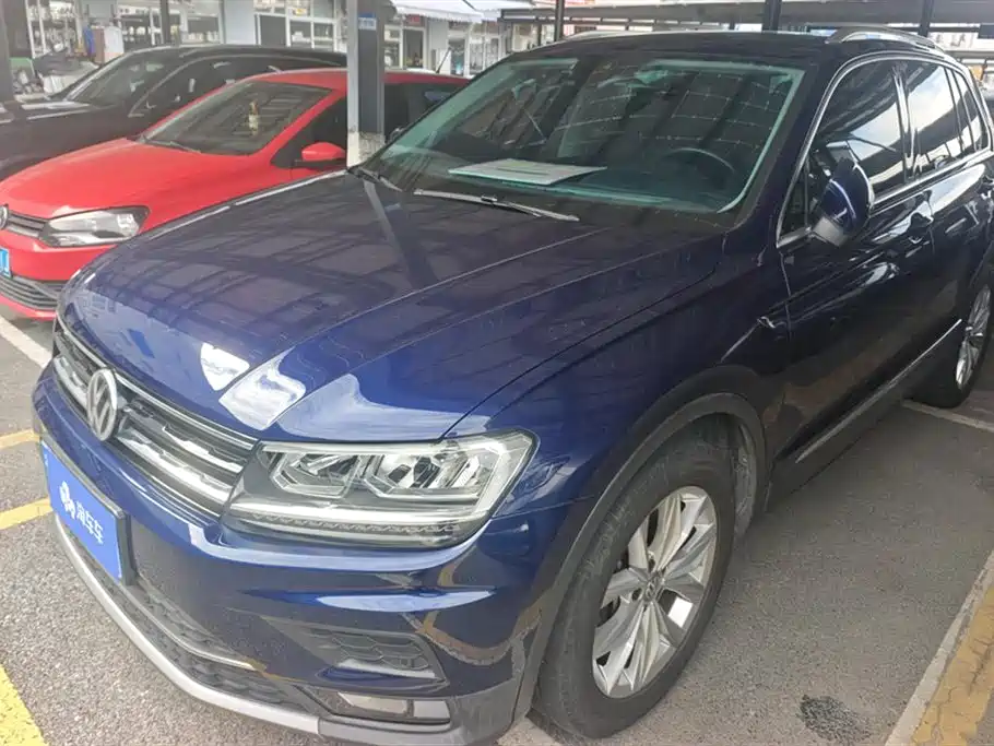 VOLKSWAGEN TIGUAN