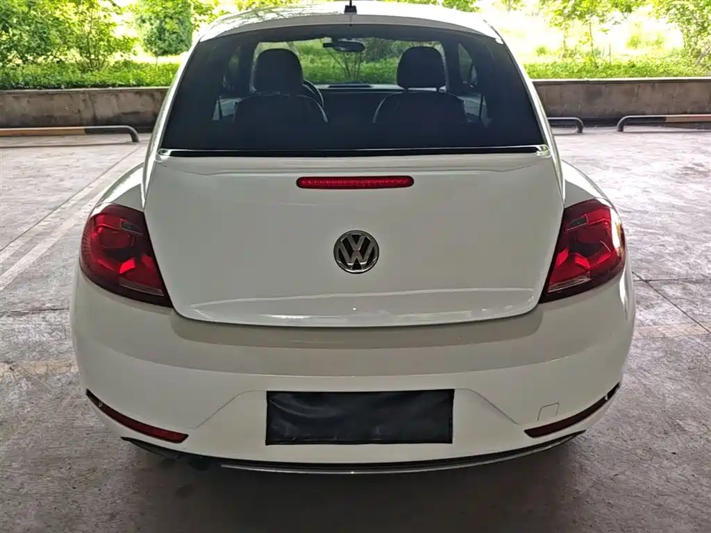 Volkswagen Beetle 2017 180TSI Enjoy фото 6