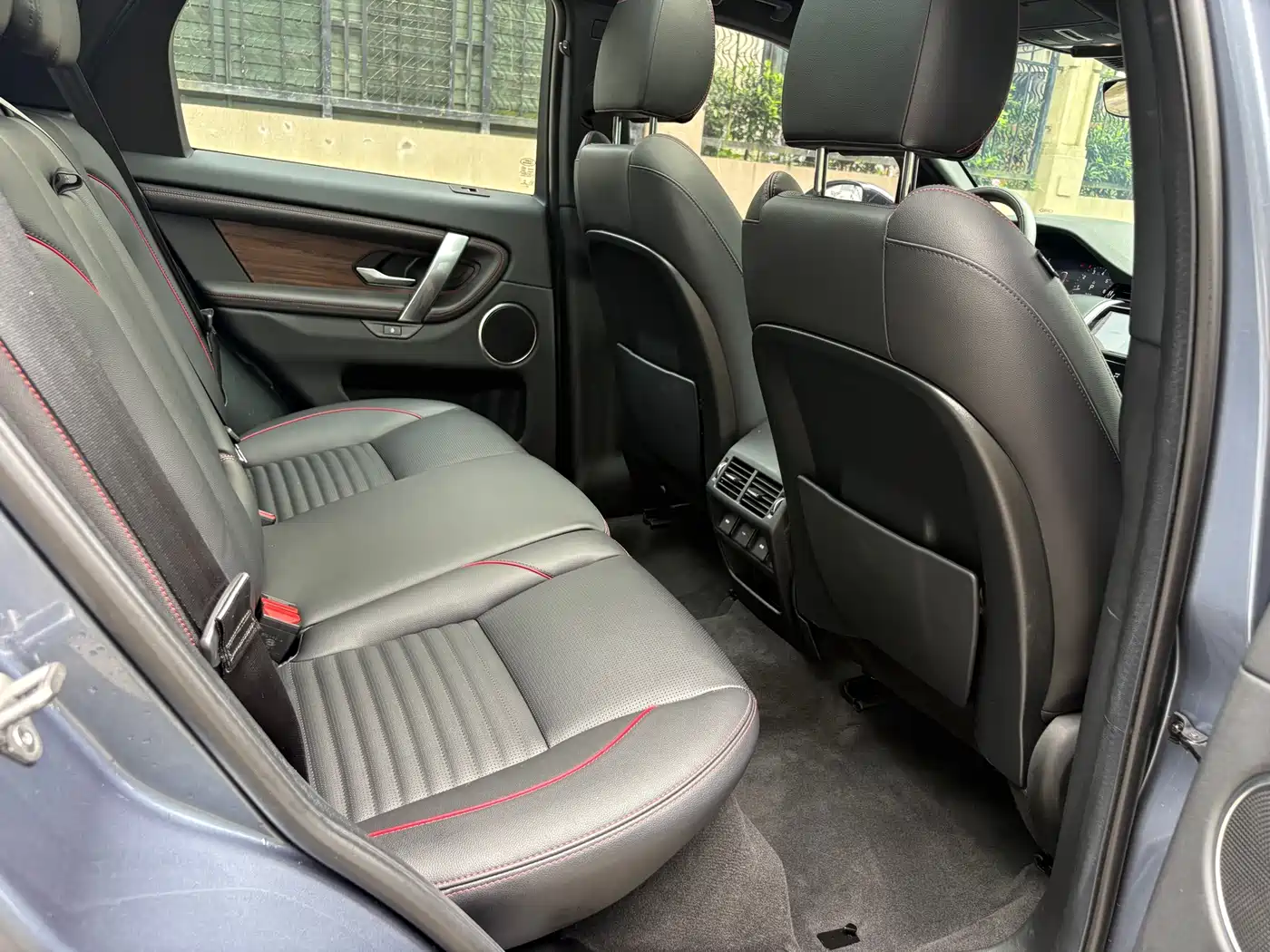 Land Rover Discovery Sport 2023 249PS R-Dynamic S Performance Version фото 13