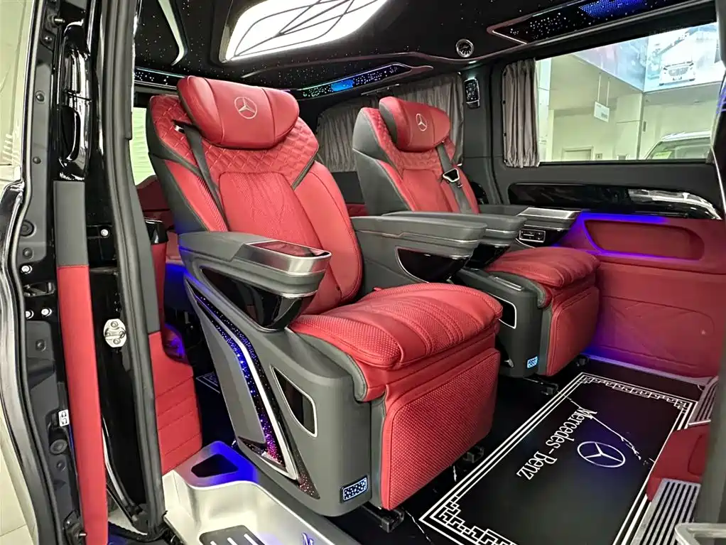Mercedes-Benz Vito 2024 2.0T Business 7-Seater фото 16