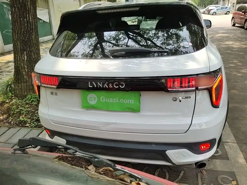Lynk & Co 01 2017 2.0T AWD Pro фото 6