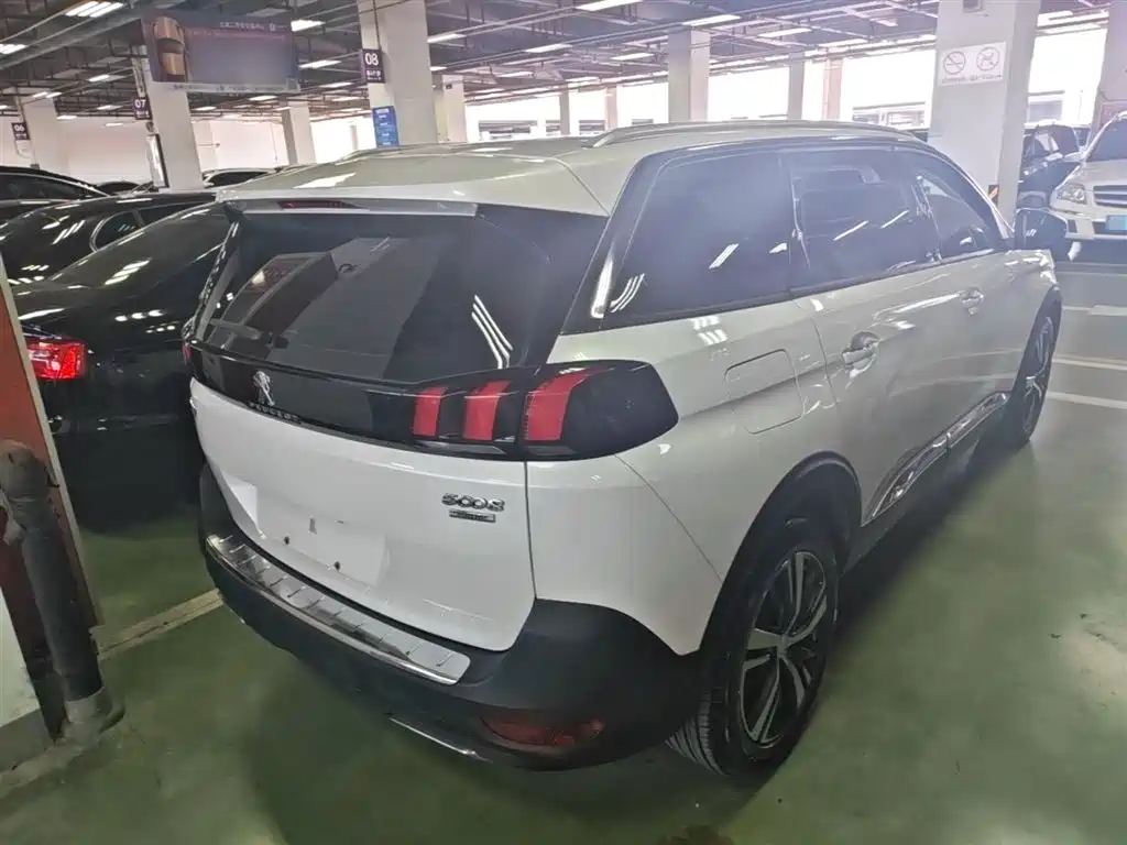 Peugeot 5008 2017 350THP 7-seat Elite Edition фото 7