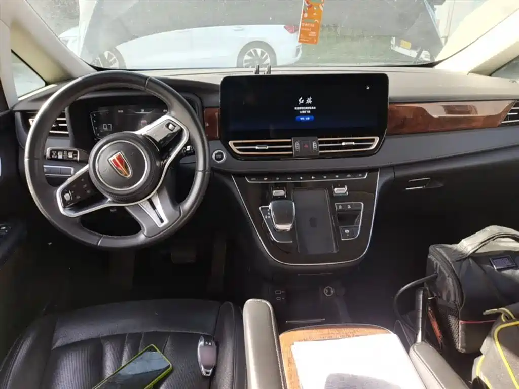 Hongqi HQ9 2023 2.0T Smart Connect Flag Enjoy Edition фото 10