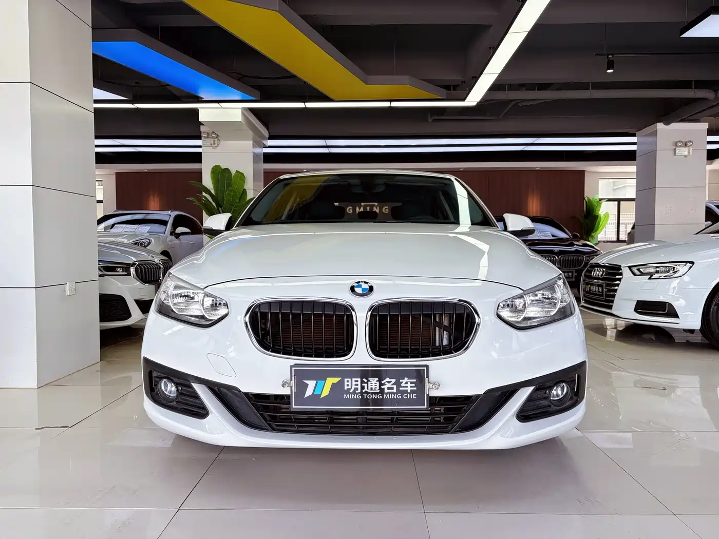 BMW 1 Series 2018 118i Fashion Edition фото 2