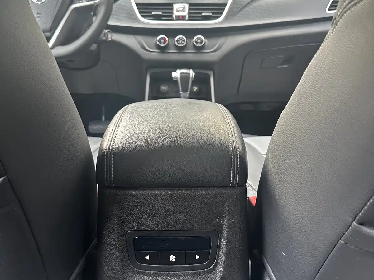 Baojun 730 2019 2019 1.5T CVT Fashion 7-Seater China V