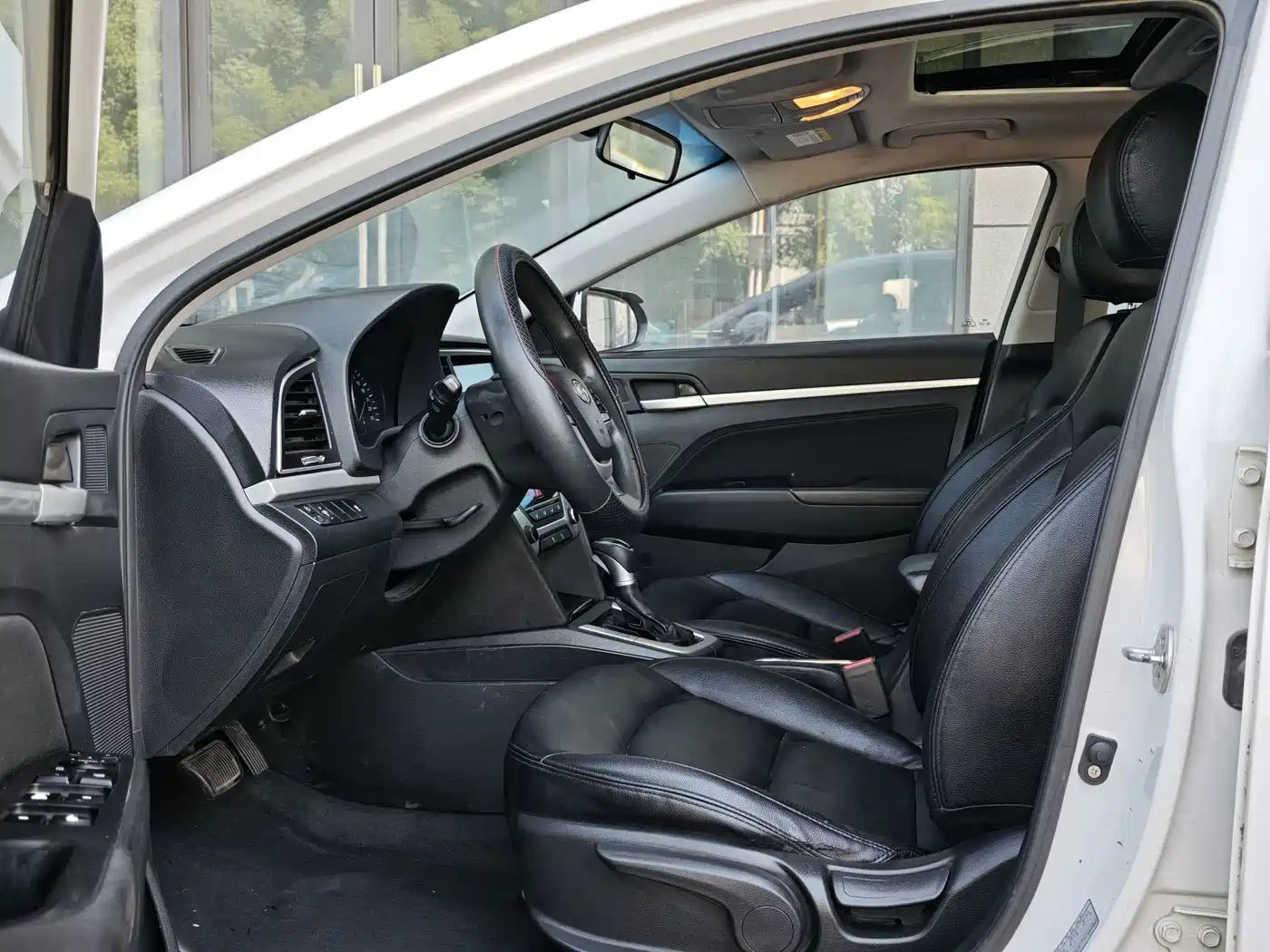 Hyundai Elantra 2016 Model 1.6L Automatic Smart Elite фото 4