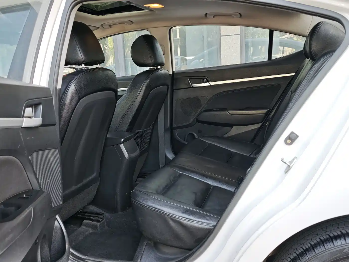Hyundai Elantra 2016 Model 1.6L Automatic Smart Elite фото 5