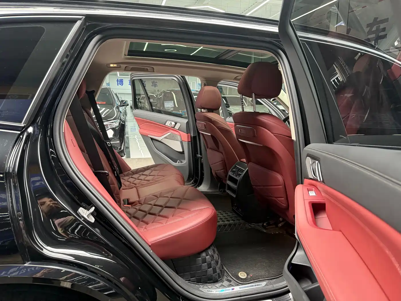 BMW X5 2023 xDrive 30Li Premium M Sport Package фото 16