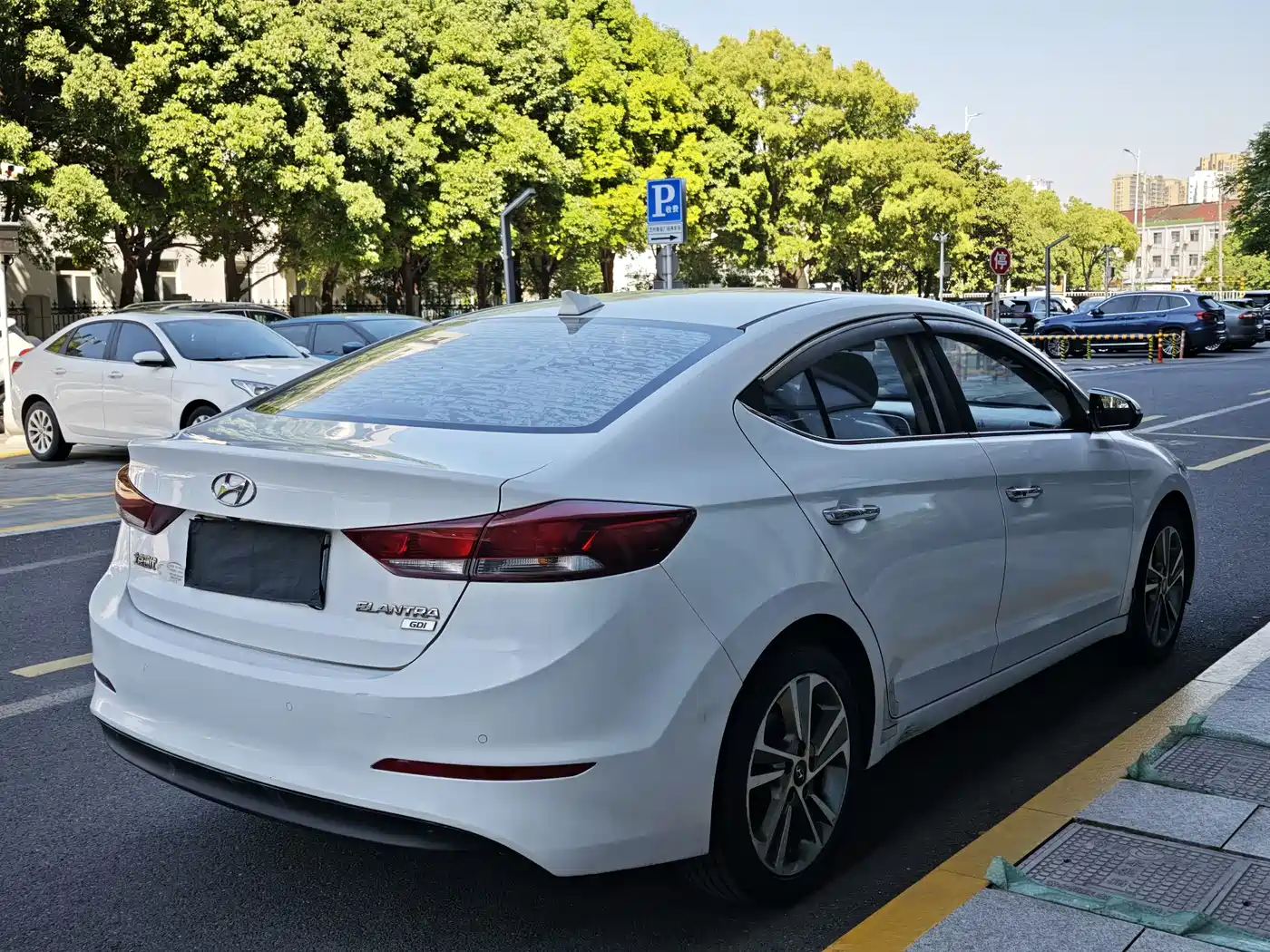 Hyundai Elantra 2016 Model 1.6L Automatic Smart Elite фото 8
