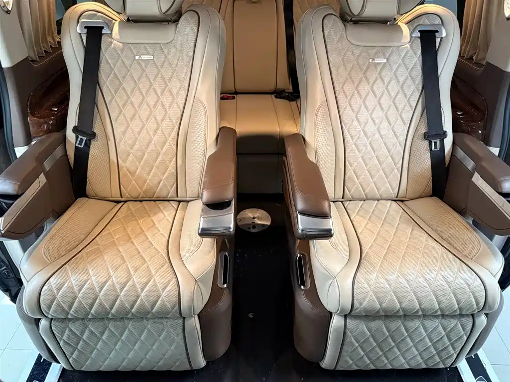 Mercedes-Benz Vito 2021 2.0T Business Edition 7-seater фото 22