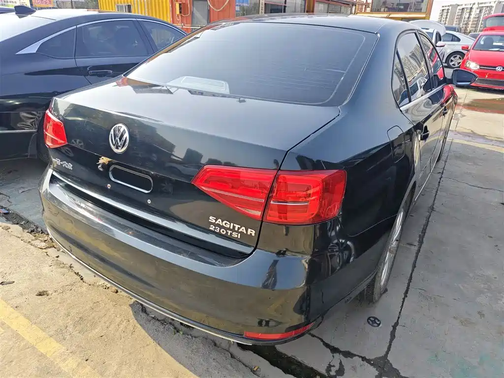 Volkswagen Sagitar 2016 230TSI 25th Anniversary Edition фото 5