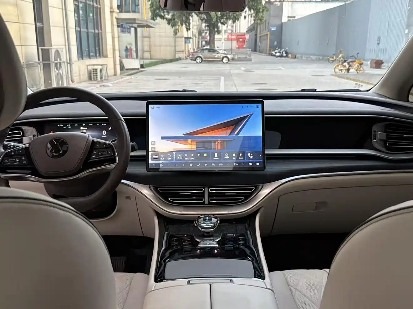Denza D9 2024 DM-i 980 AWD Prestige фото 11
