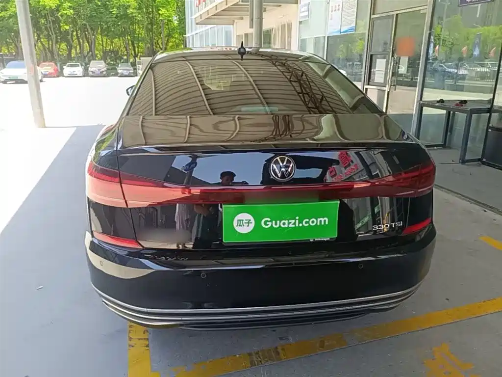 Volkswagen Passat 2022 330TSI Starlight Elite Edition фото 6