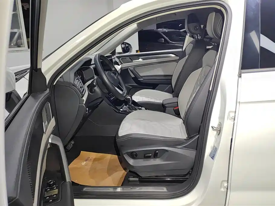 Volkswagen Tayron 2024 330TSI 2WD Luxury Plus Advanced фото 9