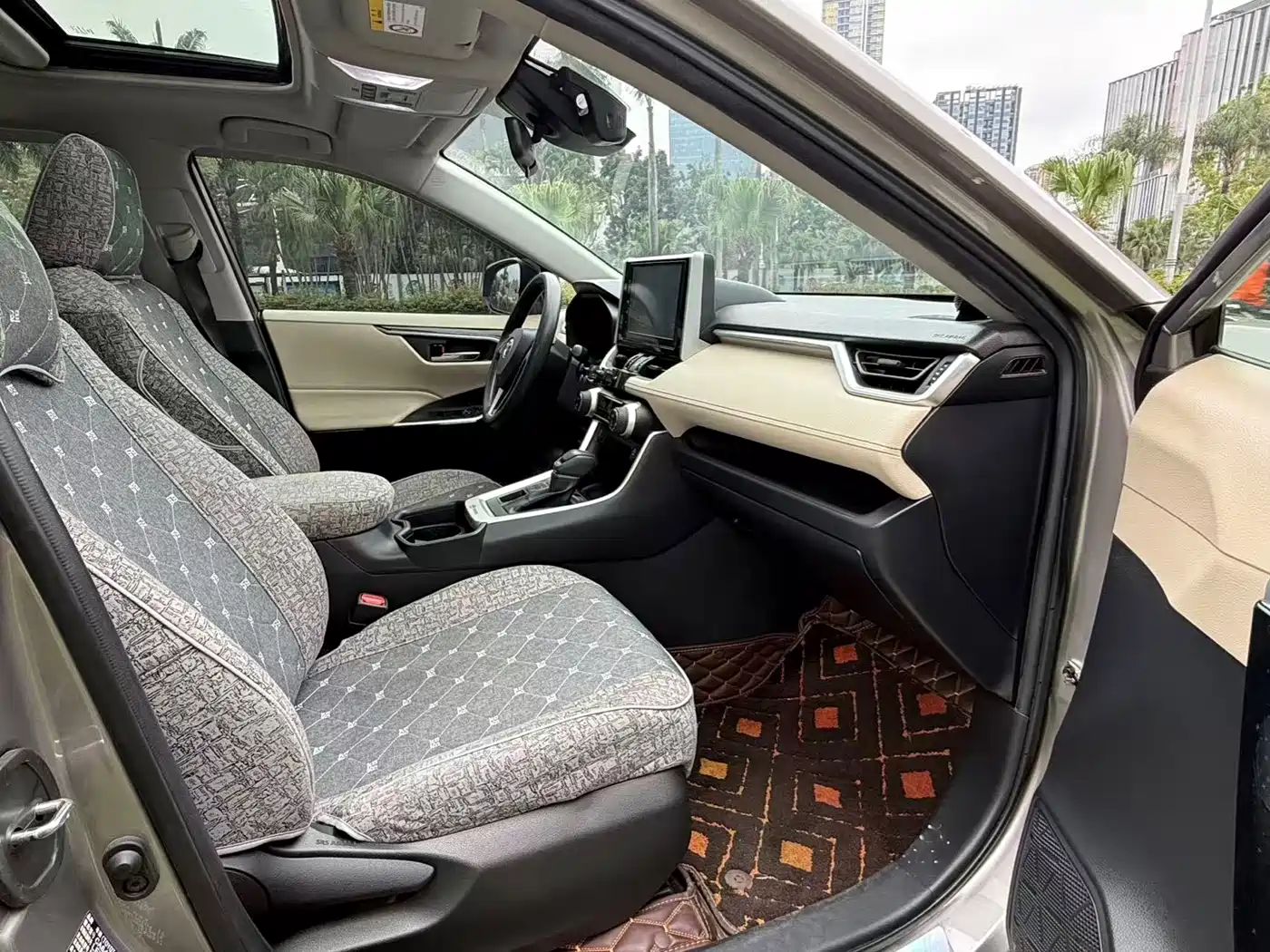 Toyota RAV4 Rongfang 2020 2.0L CVT AWD Trend Edition фото 16