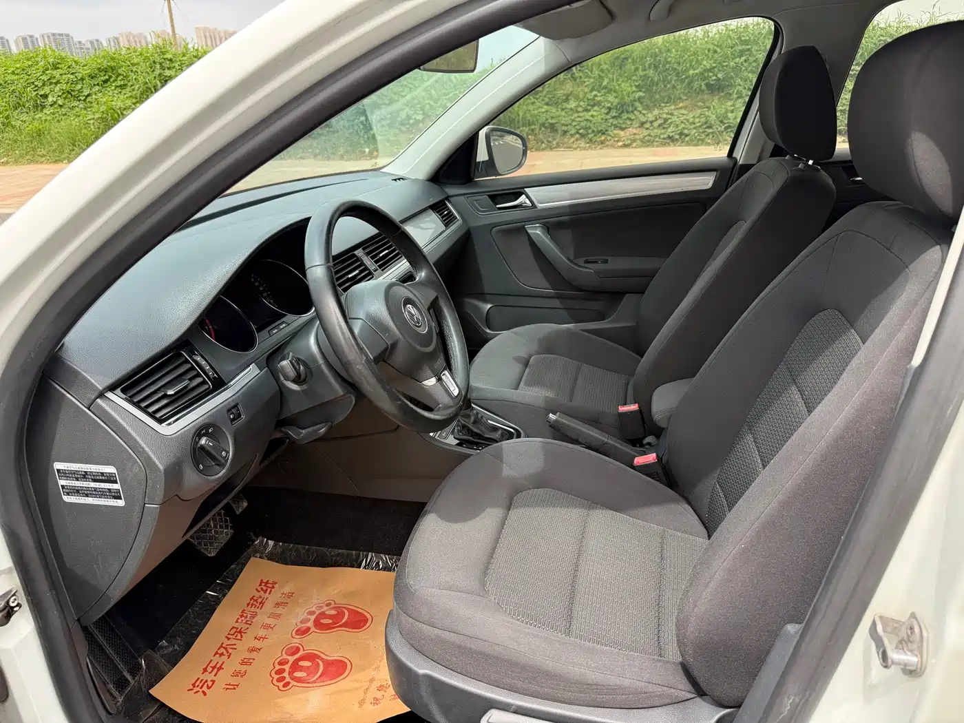 Volkswagen Bora 2014 1.6L Automatic Fashion Edition фото 4