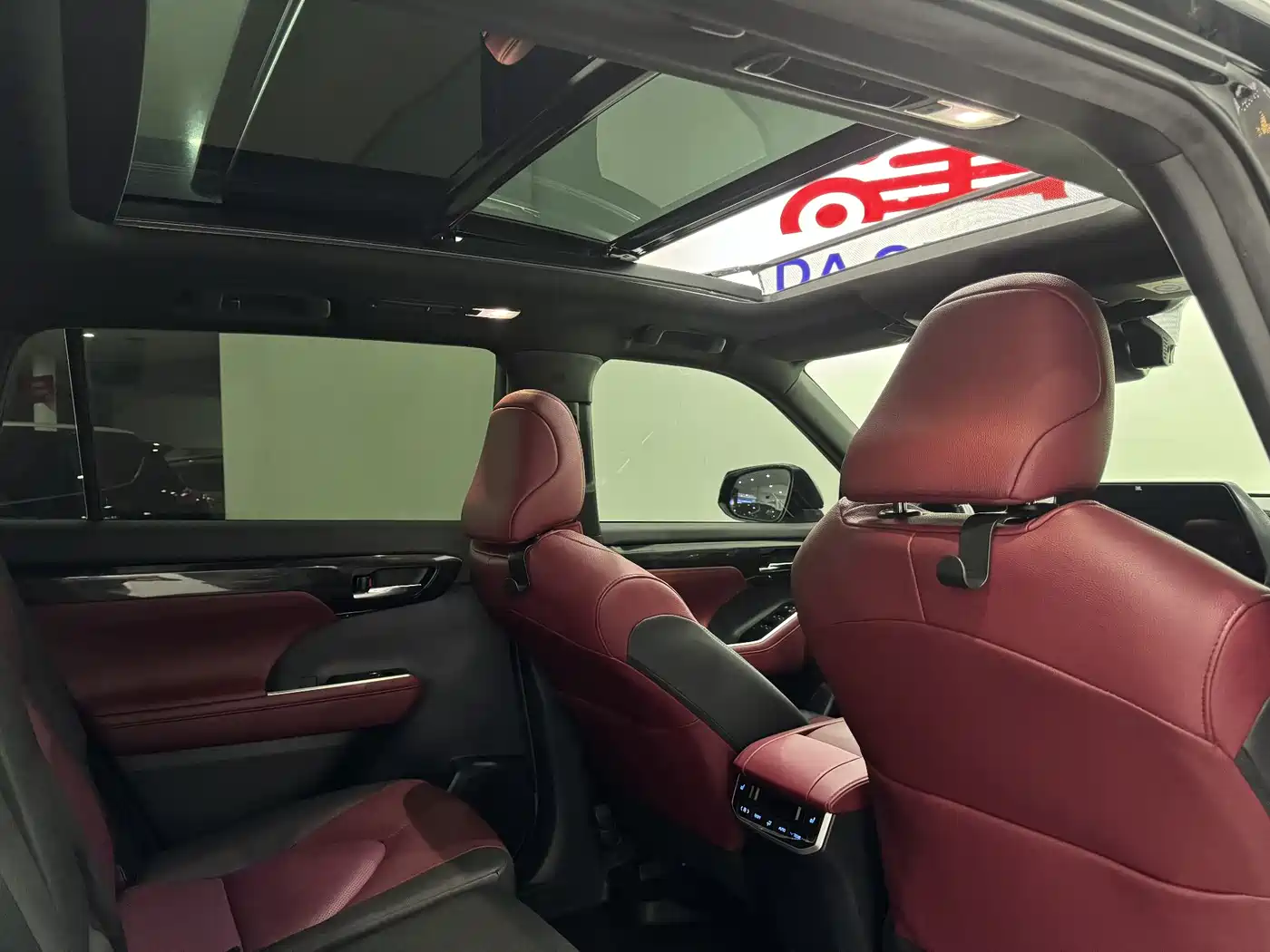 Toyota Crown Kluger 2021 2.5L HEV AWD Flagship Edition фото 10