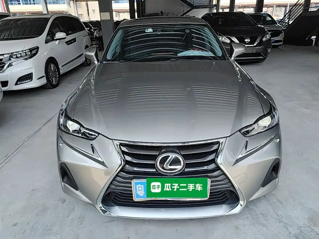 Lexus IS 2017 300 Leading Edition фото 3