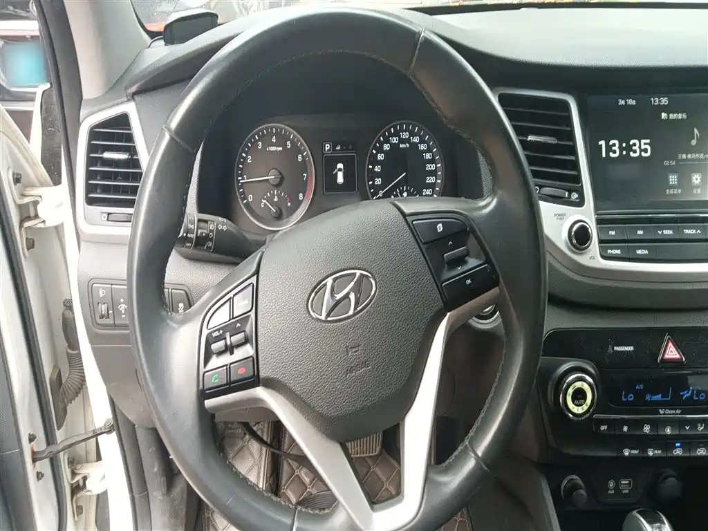 Hyundai Tucson 2015 1.6T Dual Clutch 2WD Smart фото 11