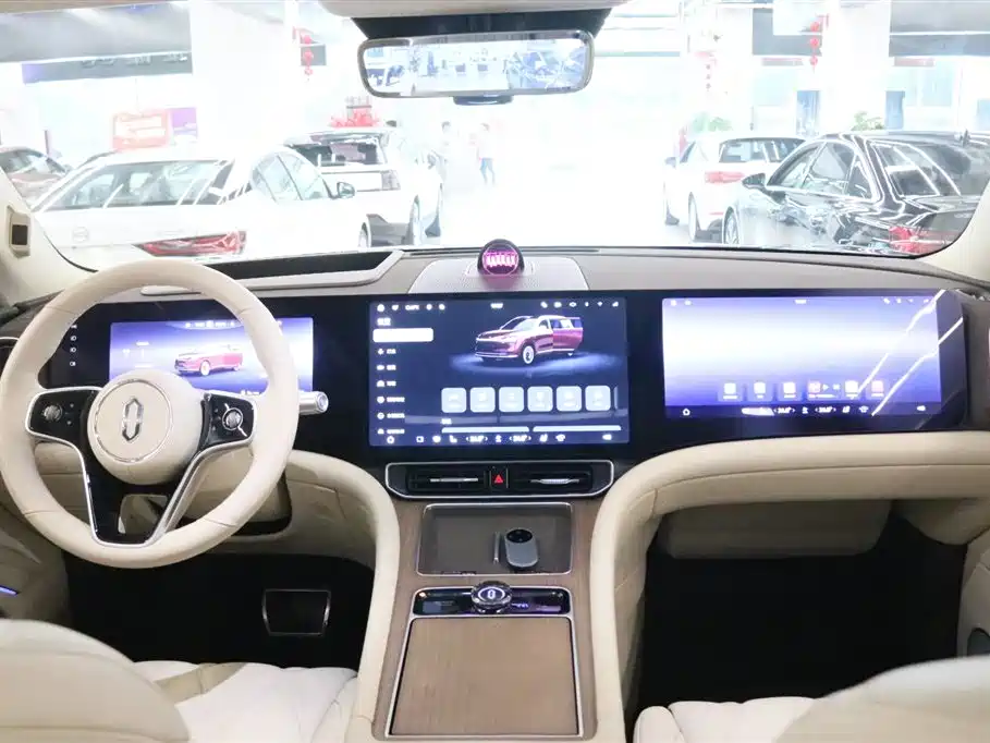 AITO Wenjie AITO M9 2025 Extended Range Ultra 52kWh 6-Seater фото 5