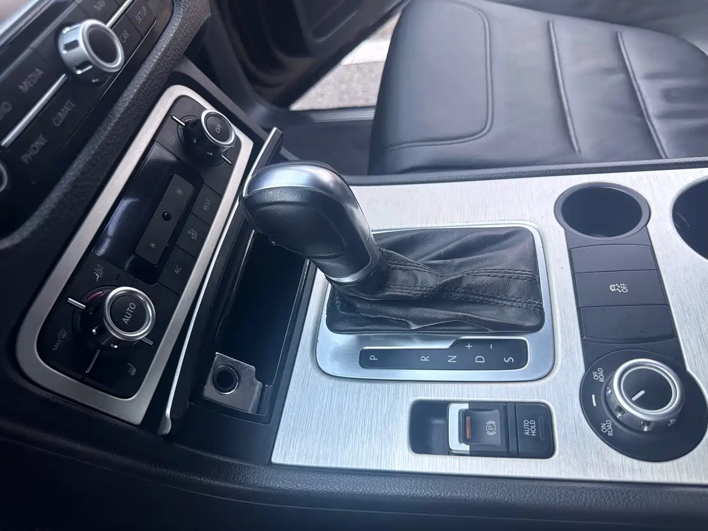Volkswagen Touareg 2011 3.0TSI Standard фото 11